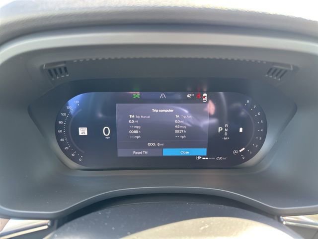 New 2026 Volvo XC60 B5 Plus w/ Climate Package AWD/4WD image 16