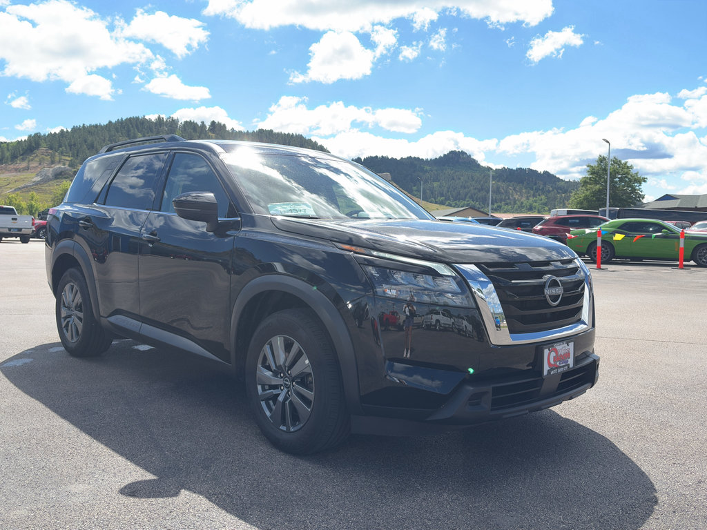 Used 2025 Nissan Pathfinder SV AWD/4WD image 10