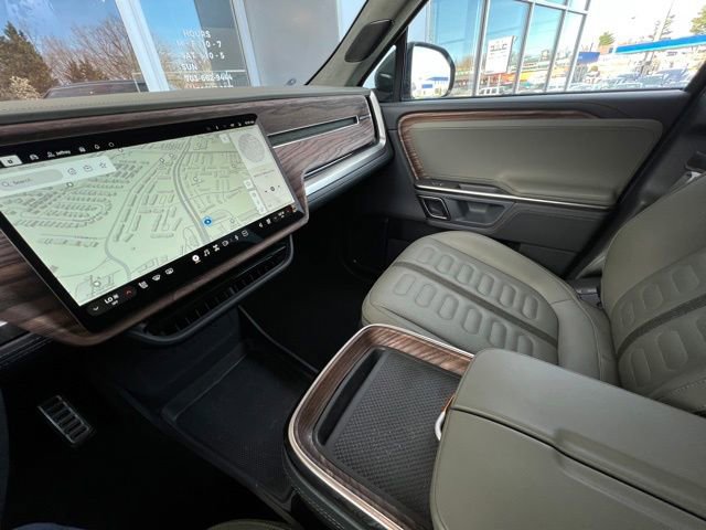 Used 2024 Rivian R1S Adventure image 20