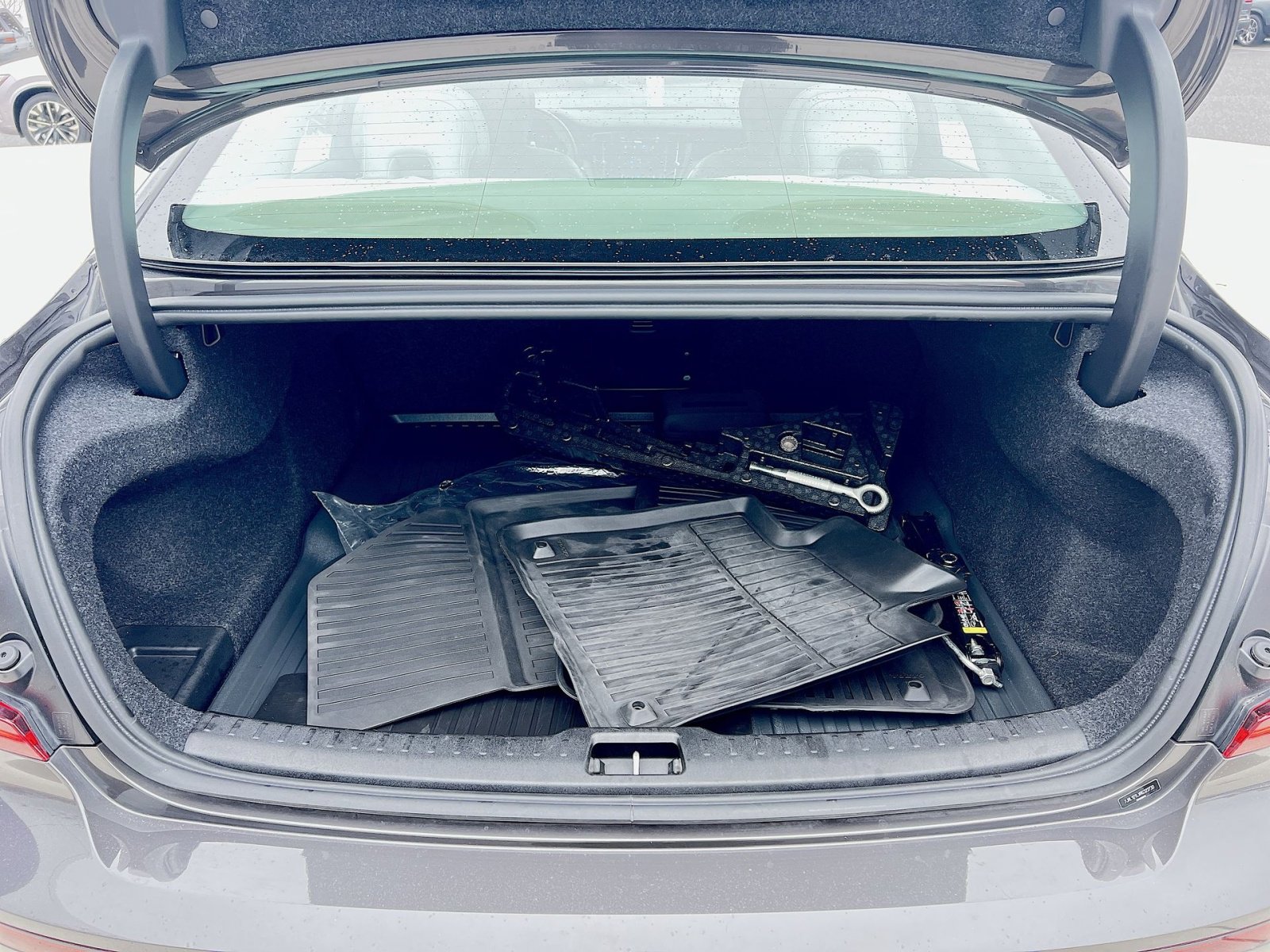 Certified 2024 Volvo S60 B5 Plus image 25