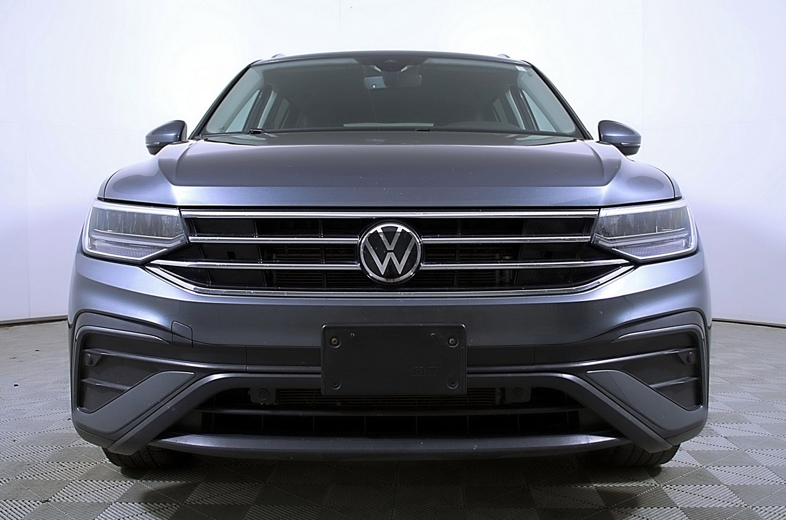 Used 2024 Volkswagen Tiguan SE w/ MDO Package, Three-Row image 5