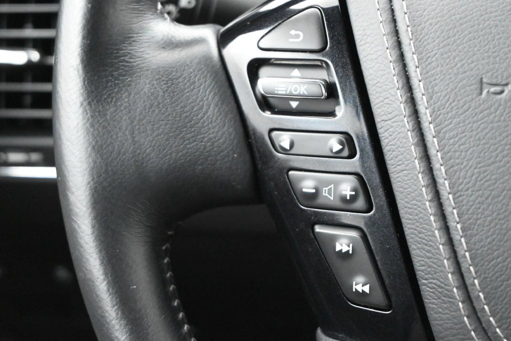 Used 2023 Nissan Armada Platinum w/ Captain's Chairs Package AWD/4WD image 8