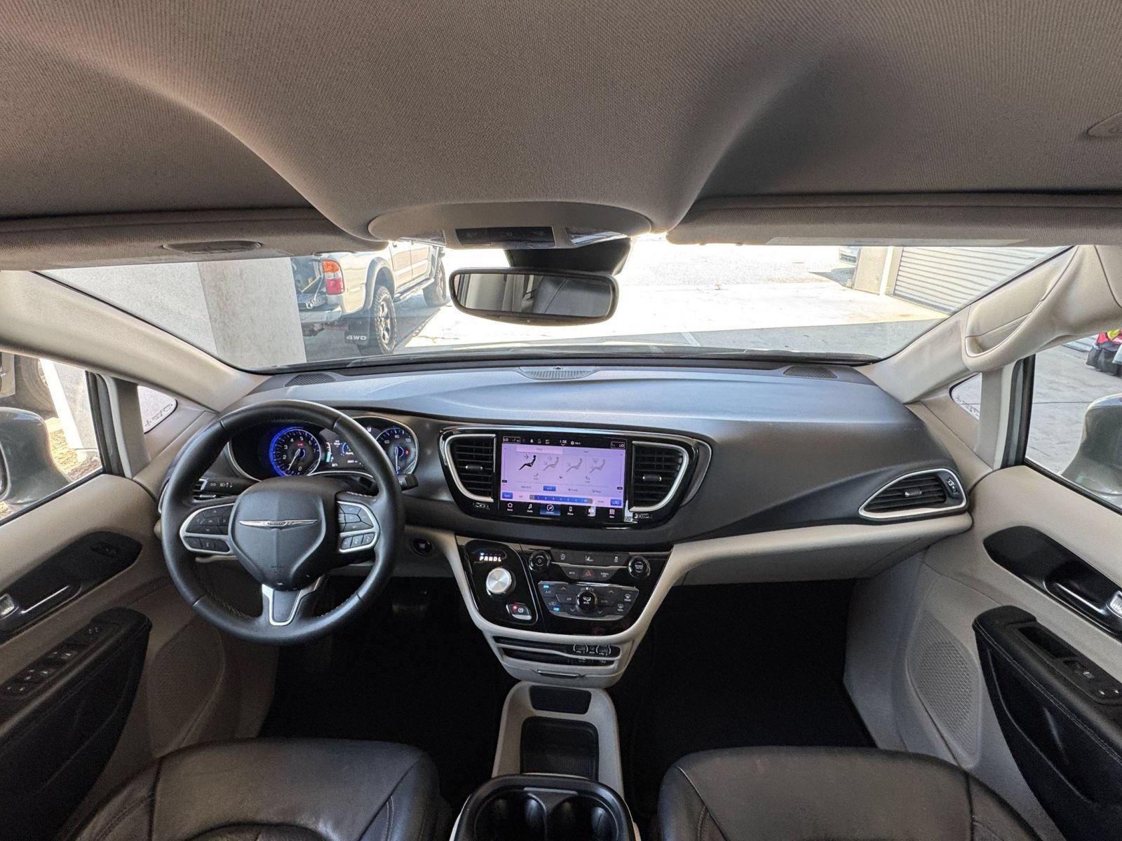 Used 2022 Chrysler Pacifica Touring-L FWD image 31
