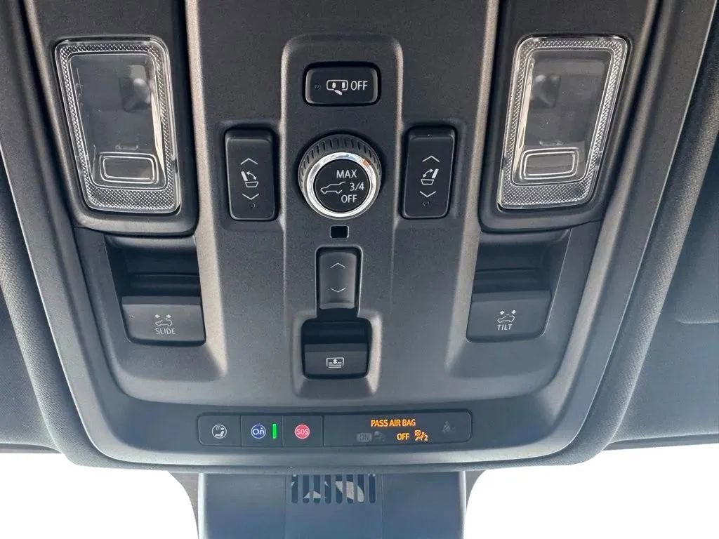 Used 2025 GMC Yukon XL AT4 Ultimate AWD/4WD image 33