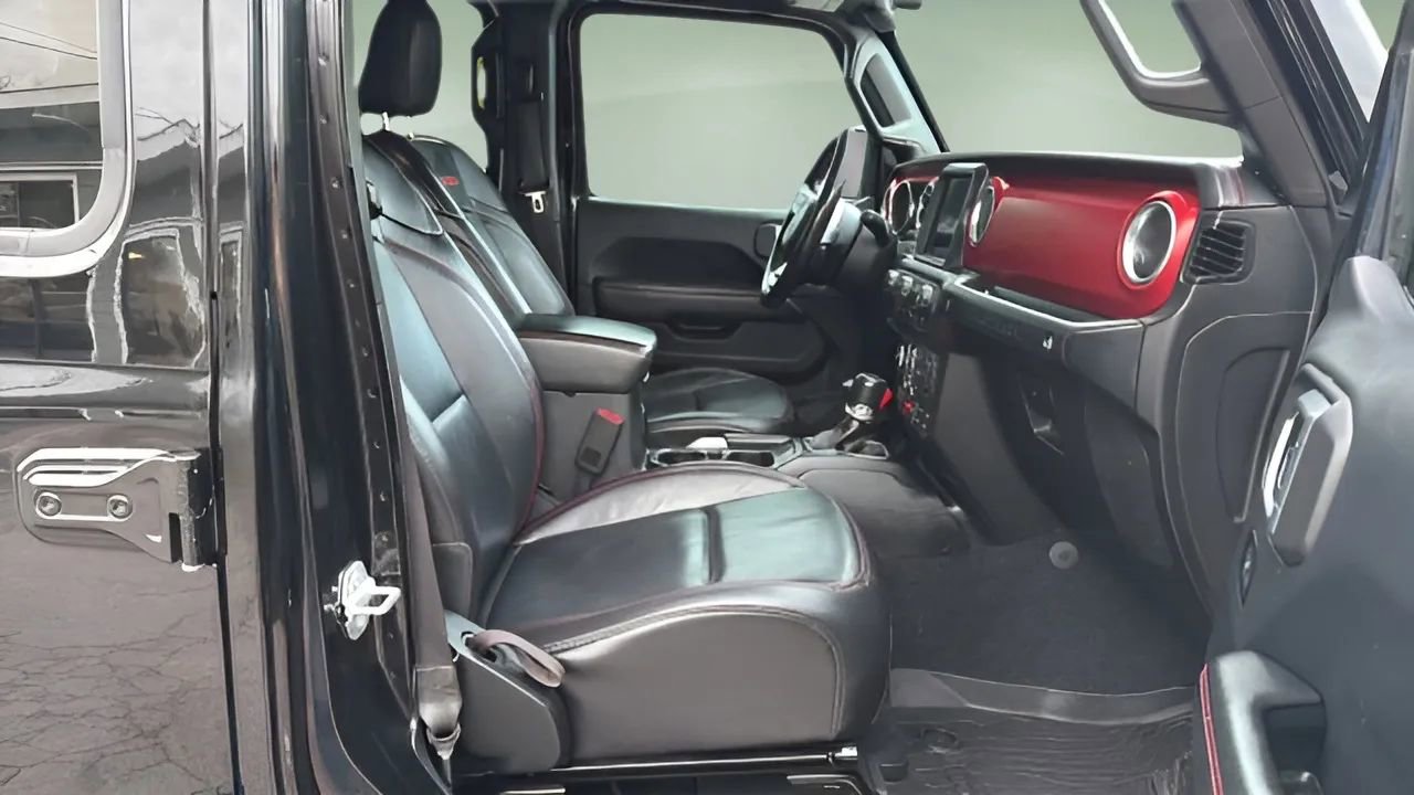 Used 2018 Jeep Wrangler Unlimited Rubicon image 19