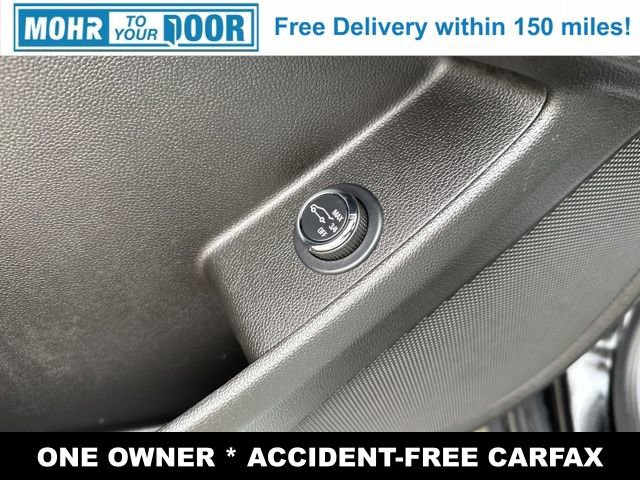 Used 2023 Chevrolet Traverse LT image 23