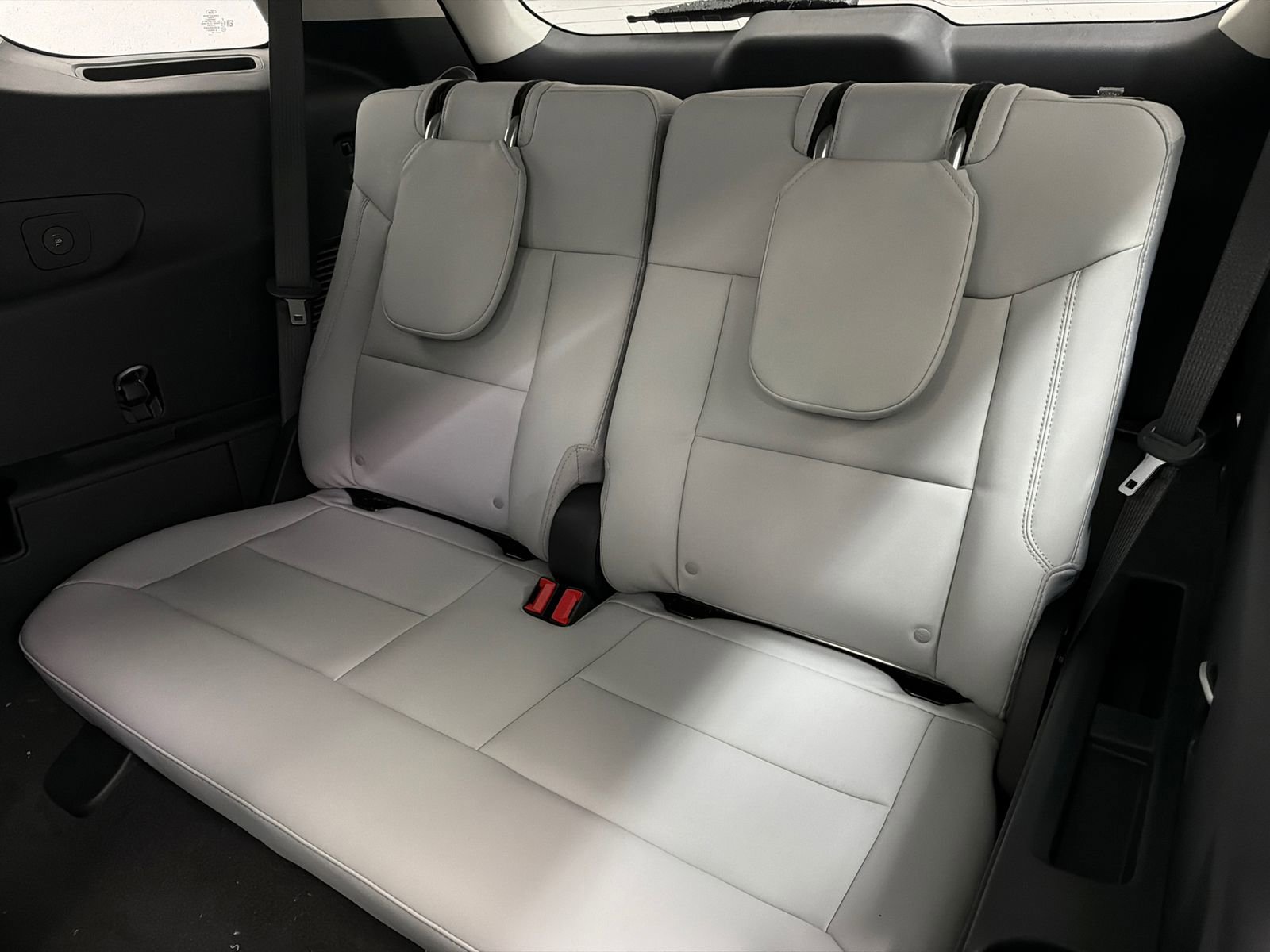 New 2026 Ford Explorer Platinum w/ LUX Leather Package image 18