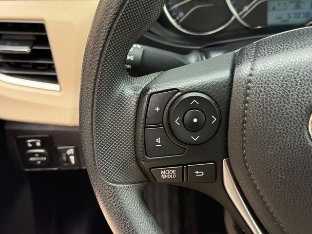 Used 2014 Toyota Corolla LE FWD image 17