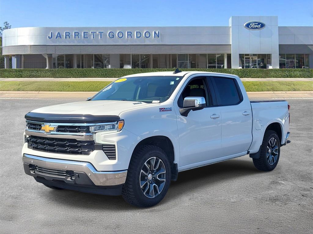 Used 2024 Chevrolet Silverado 1500 LT image 2