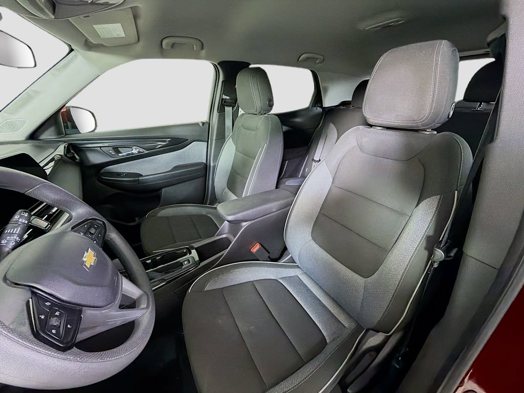Used 2025 Chevrolet TrailBlazer LT AWD/4WD image 14