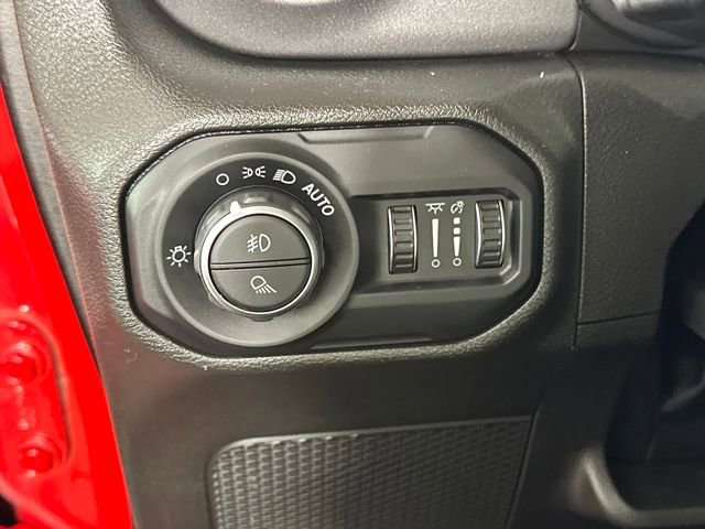 Used 2022 Jeep Gladiator Mojave w/ Cold Weather Group image 18