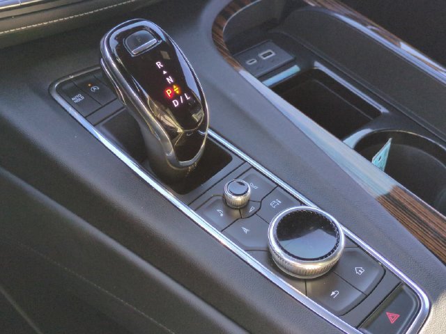 Used 2023 Cadillac Escalade Premium Luxury AWD/4WD image 25