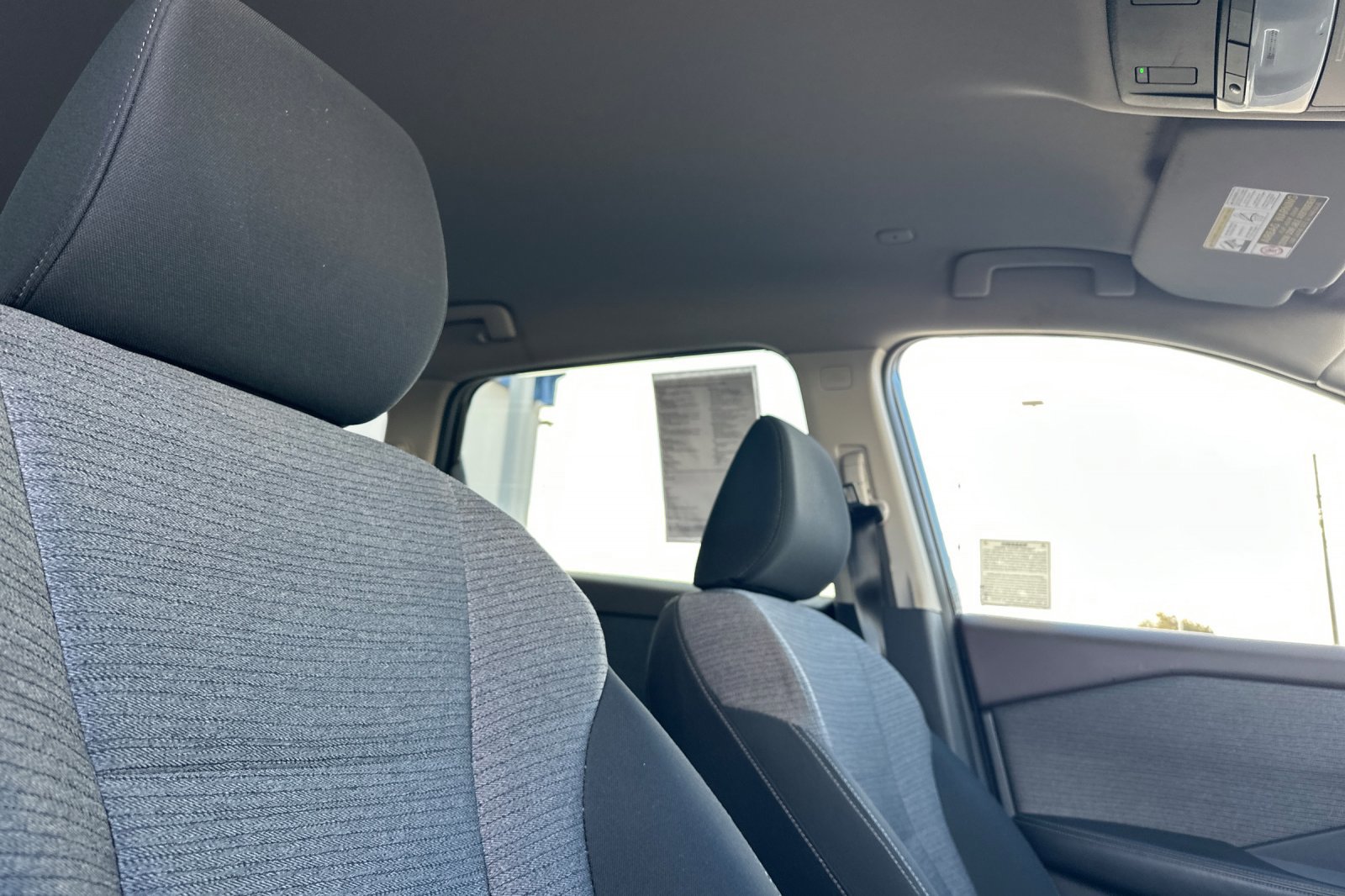 Used 2023 Nissan Rogue SV image 17