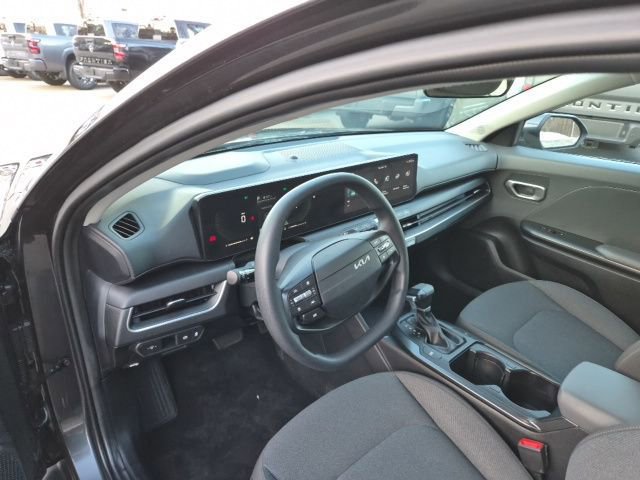 Used 2025 Kia K4 LXS image 15