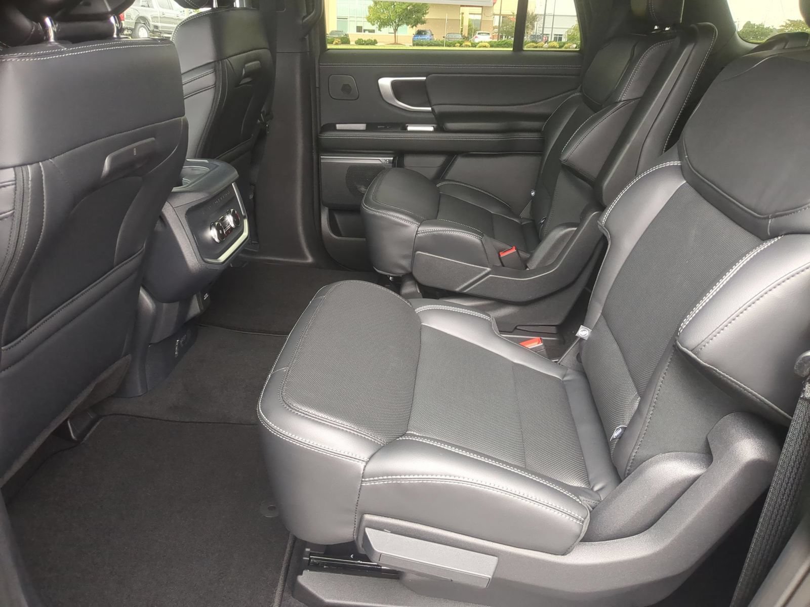 New 2027 Ford Expedition Max Platinum w/ Stealth Performance Package AWD/4WD image 29