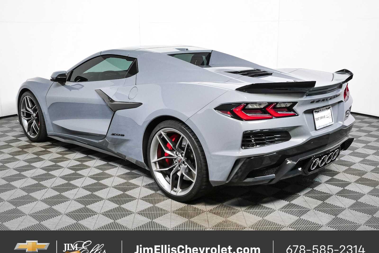 Used 2025 Chevrolet Corvette Z06 RWD image 25