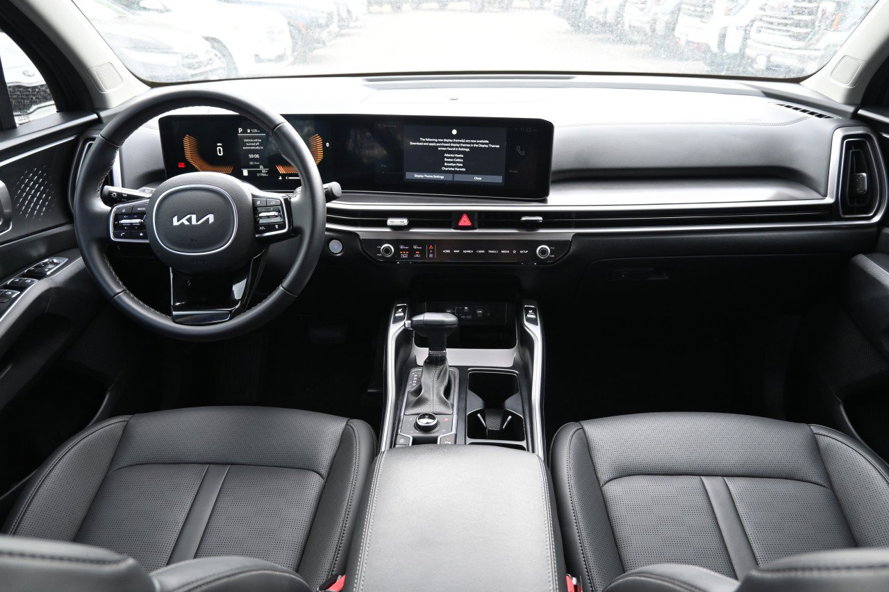 Used 2025 Kia Sorento S AWD/4WD image 7