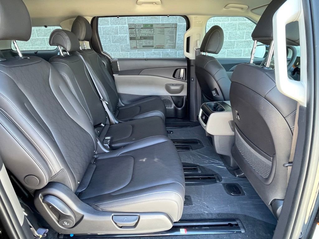 New 2026 Kia Carnival EX image 26