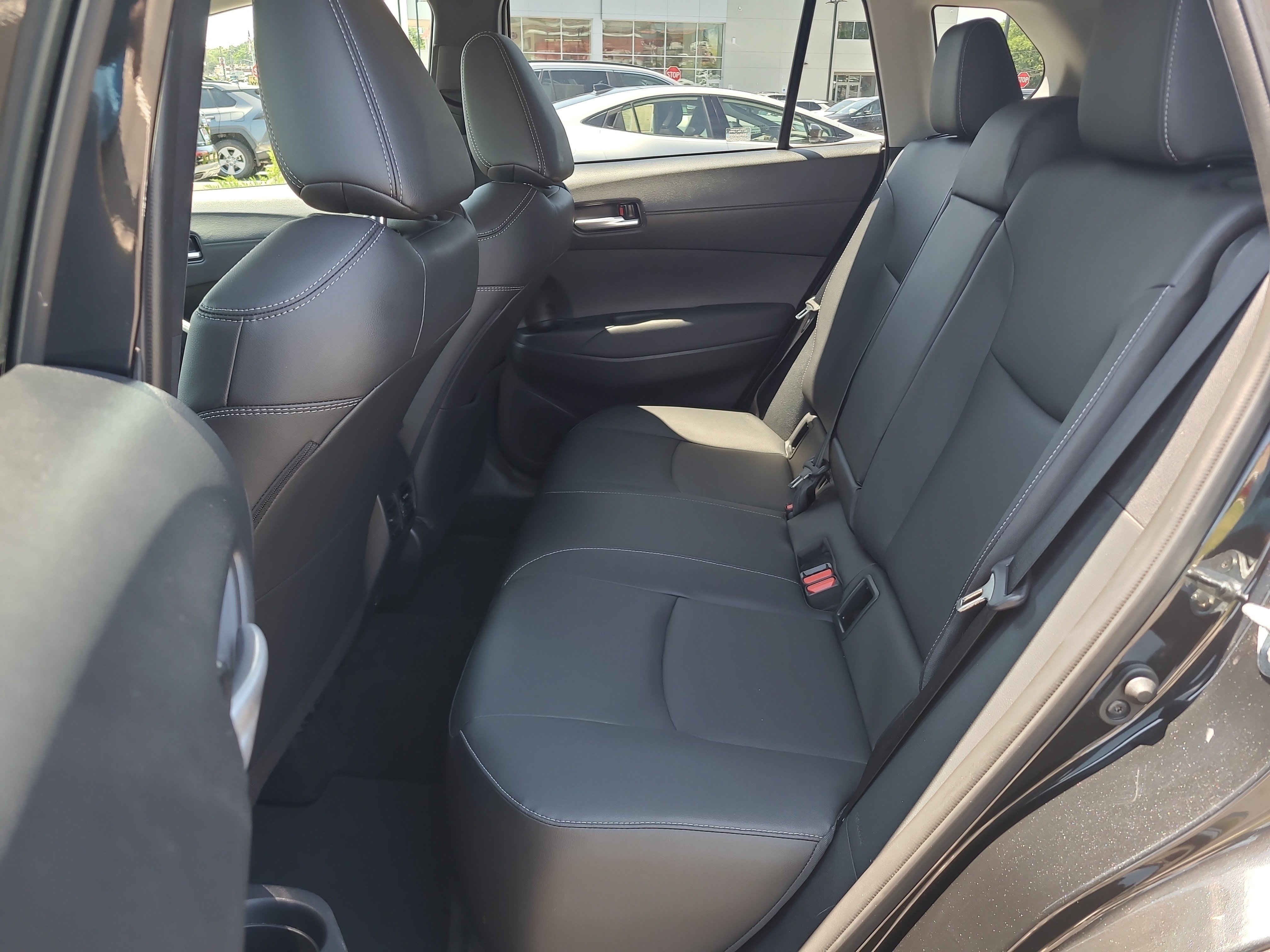 Used 2023 Toyota Corolla Cross XLE w/ Convenience Package AWD/4WD image 28