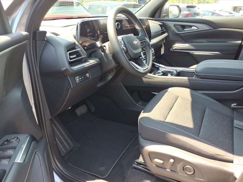 New 2026 Chevrolet Traverse LT w/ Sun and Wheel Package image 9