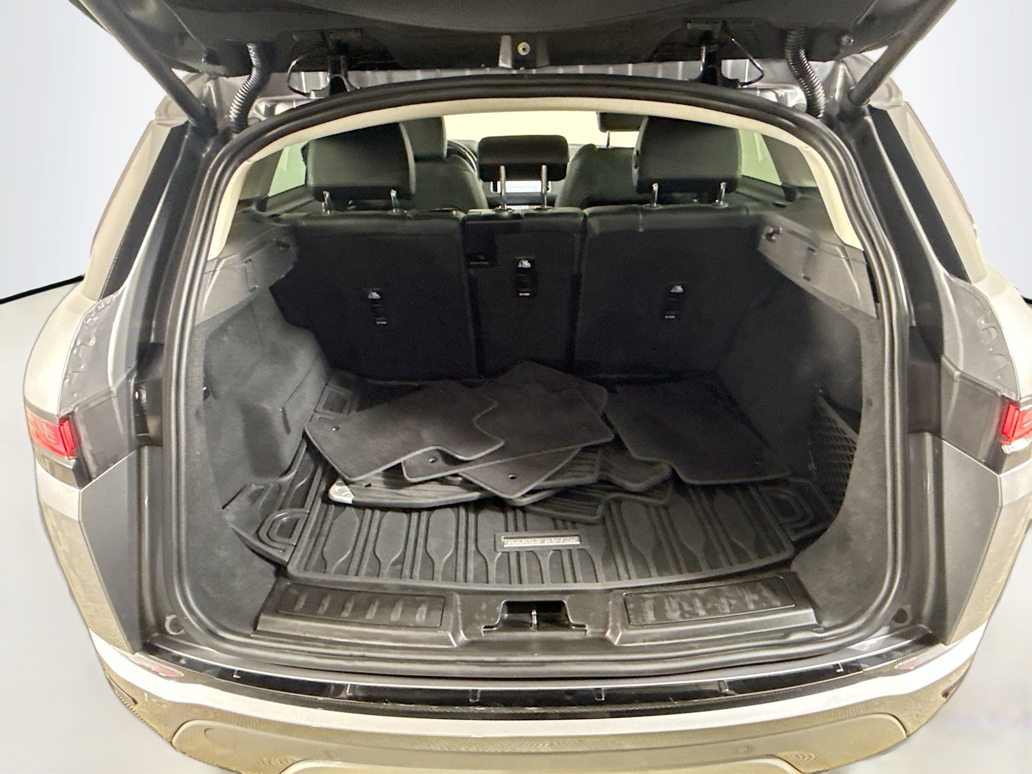 Used 2022 Land Rover Range Rover Evoque SE image 35