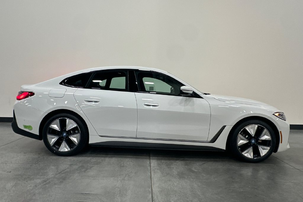 Used 2023 BMW i4 eDrive40 w/ Premium Package RWD image 3