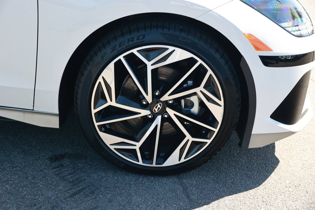 Used 2025 Hyundai Ioniq 6 SEL AWD/4WD image 10
