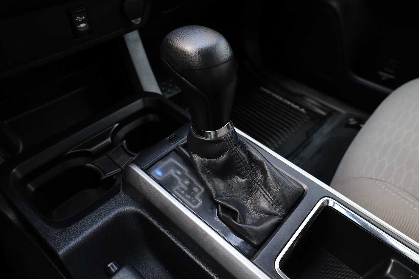Used 2017 Toyota Tacoma SR5 RWD image 22