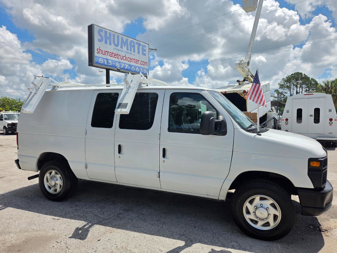 Used 2011 Ford E-250 and Econoline 250 RWD image 2