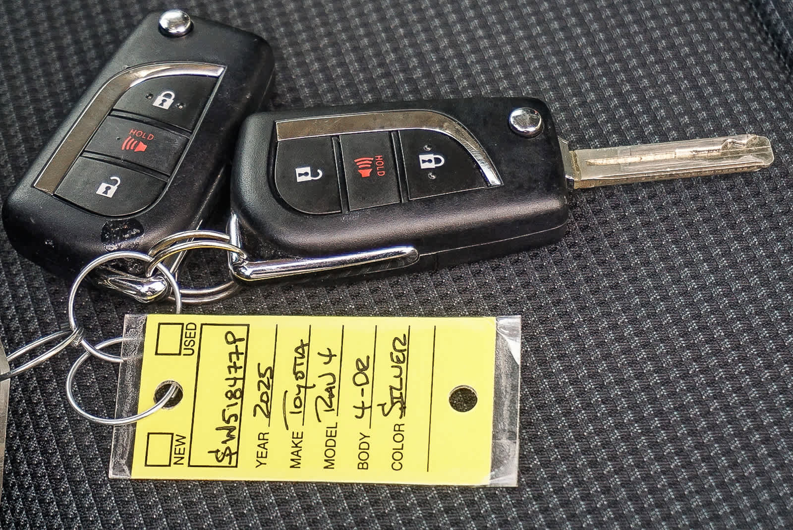Used 2025 Toyota RAV4 LE AWD/4WD image 31