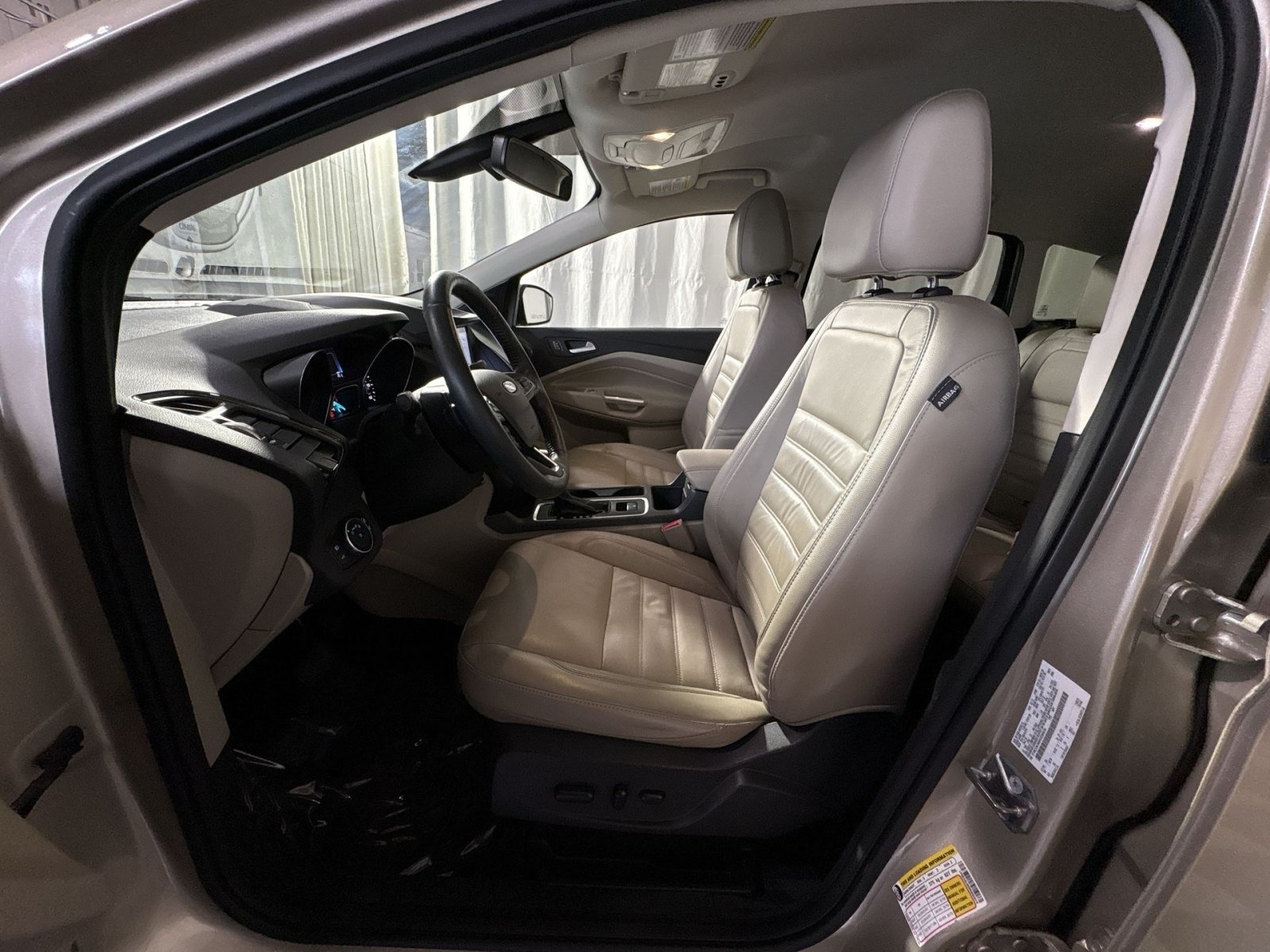 Used 2017 Ford Escape Titanium AWD/4WD image 8