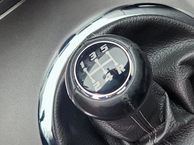 Used 2006 Pontiac Solstice Convertible w/ Premium Package image 23