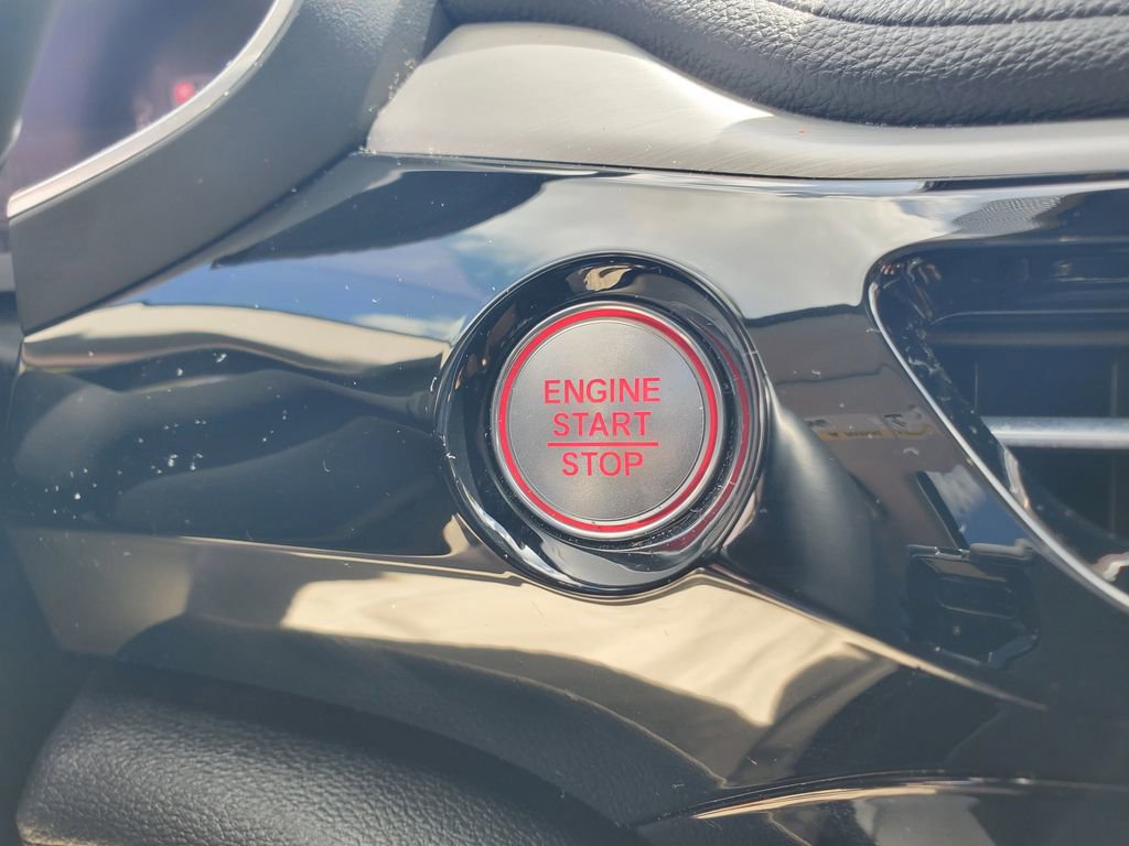 Used 2025 Acura MDX FWD image 29