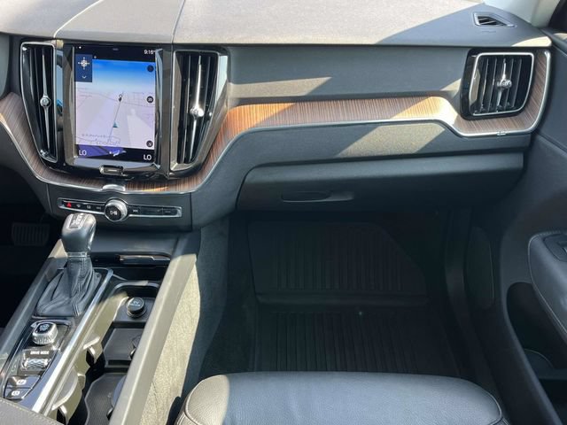 Used 2021 Volvo XC60 T5 Momentum w/ Protection Package Premier FWD image 19