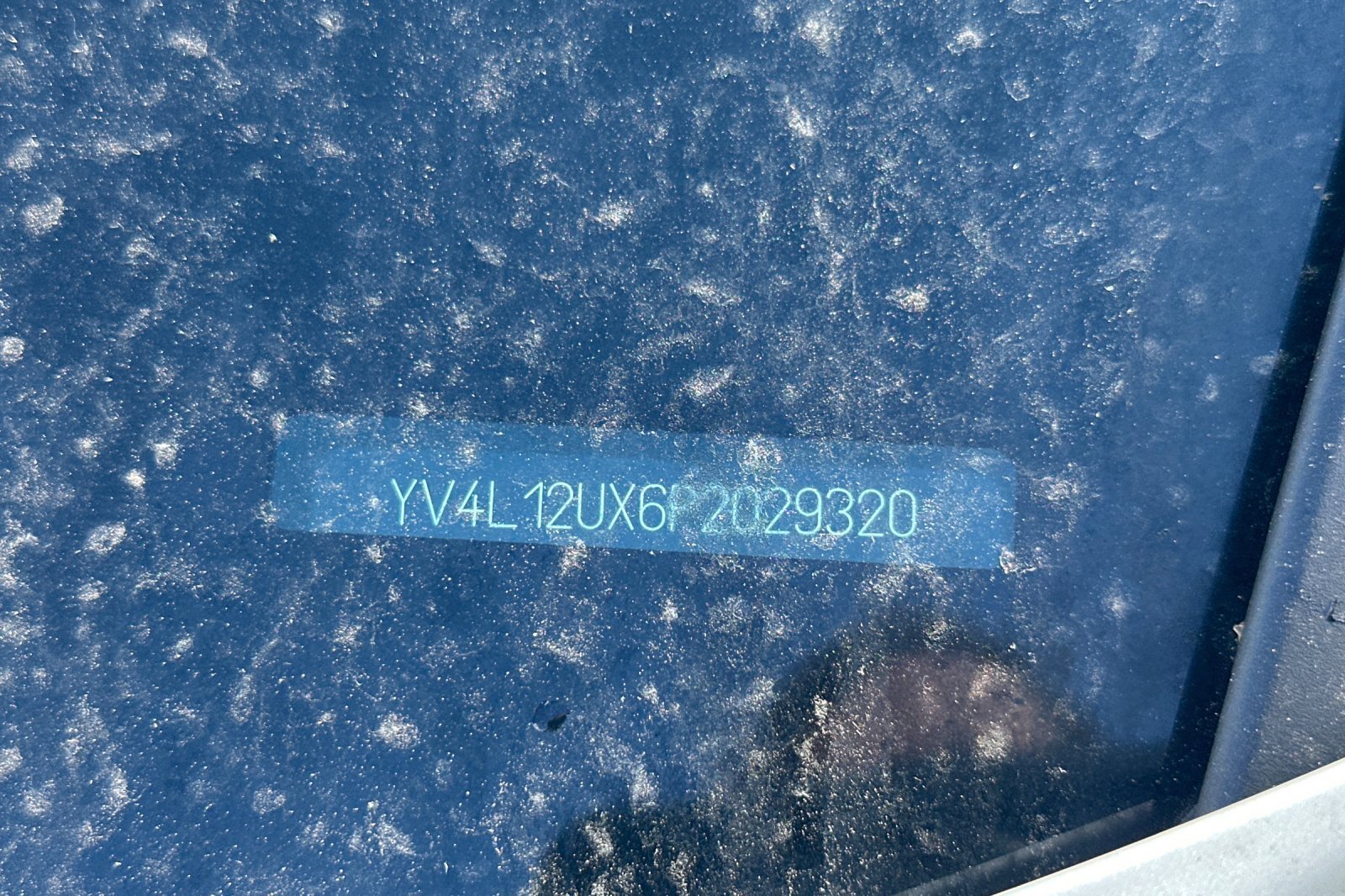 Certified 2023 Volvo XC40 B5 Ultimate w/ Climate Package image 3