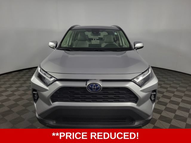 Used 2022 Toyota RAV4 XLE Premium AWD/4WD image 2