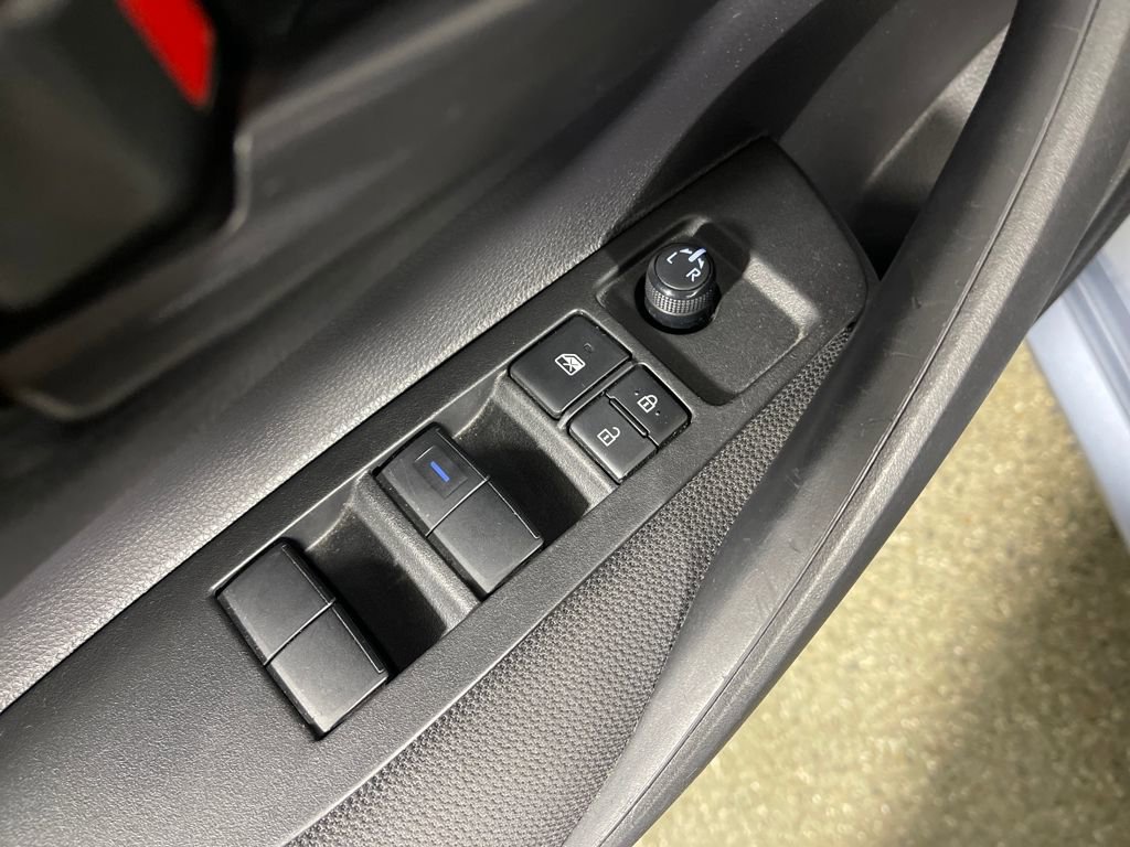 Used 2022 Toyota Corolla LE image 19