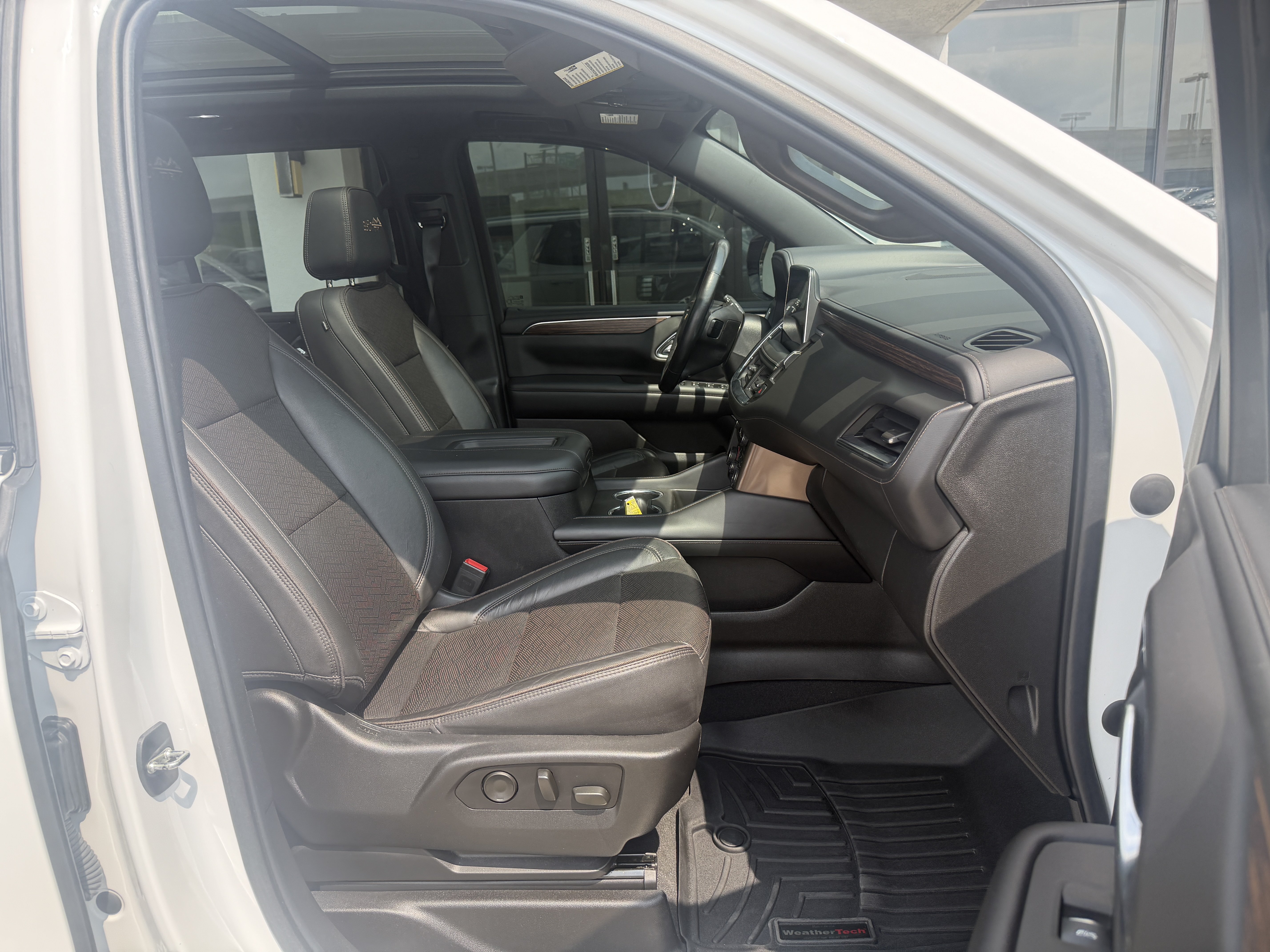 Used 2021 Chevrolet Tahoe High Country w/ Premium Package AWD/4WD image 25