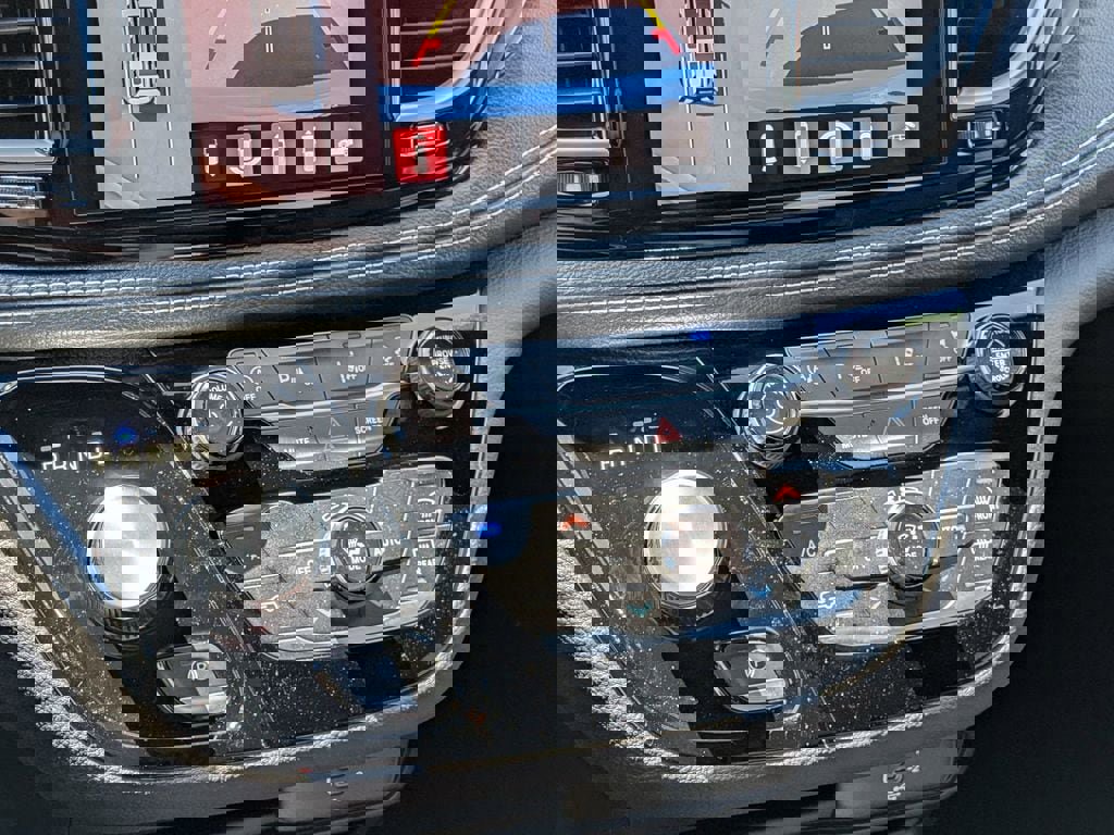 New 2026 Chrysler Pacifica Select image 20