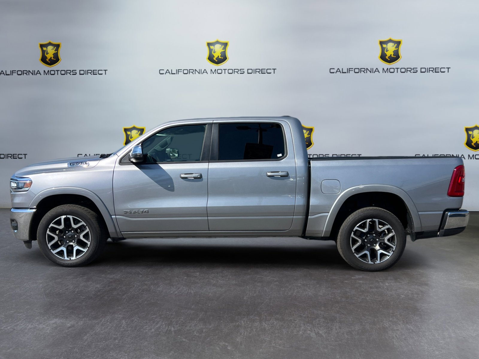 Used 2025 RAM 1500 Laramie image 2