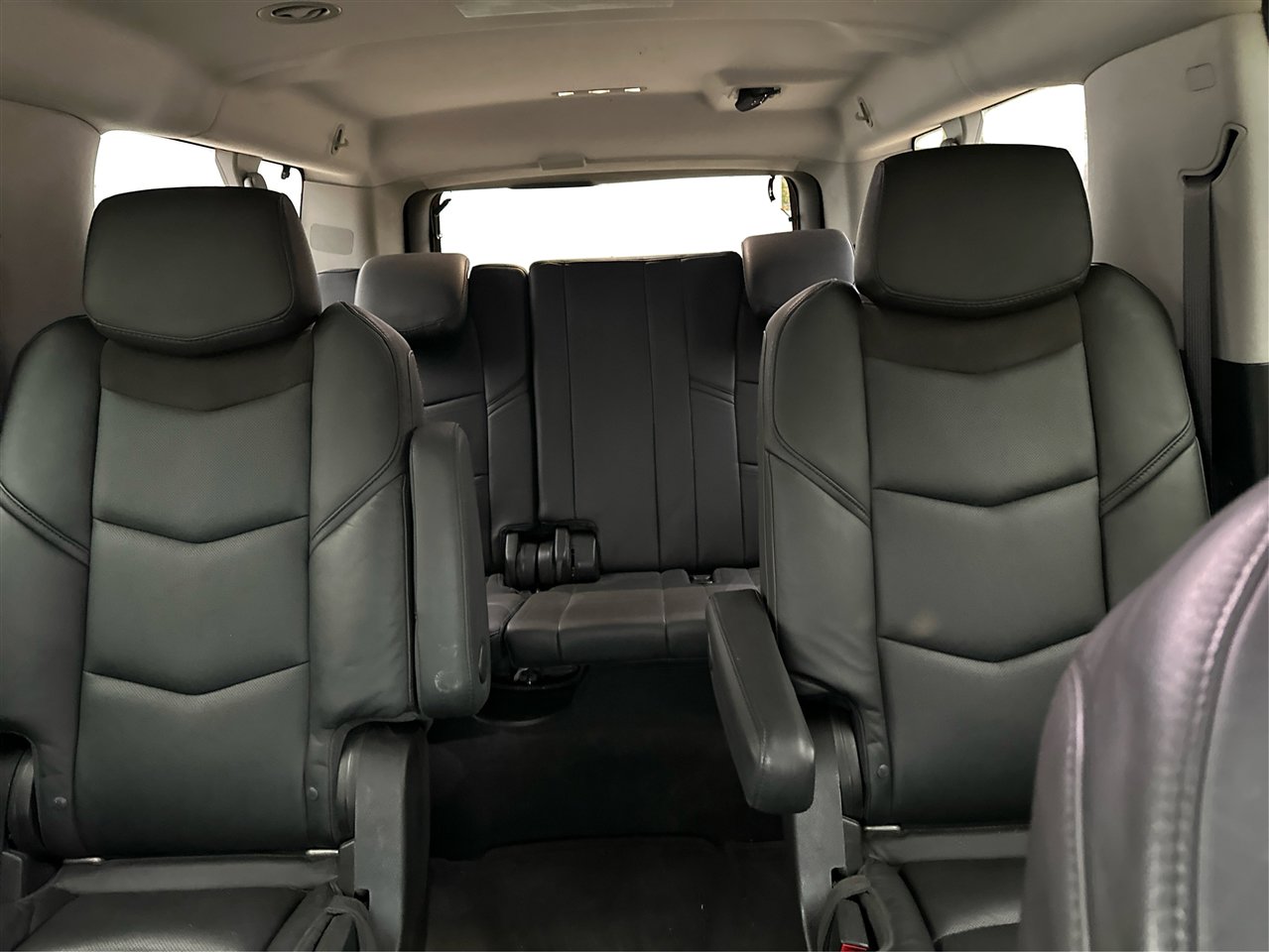 Used 2016 Cadillac Escalade ESV Luxury image 15