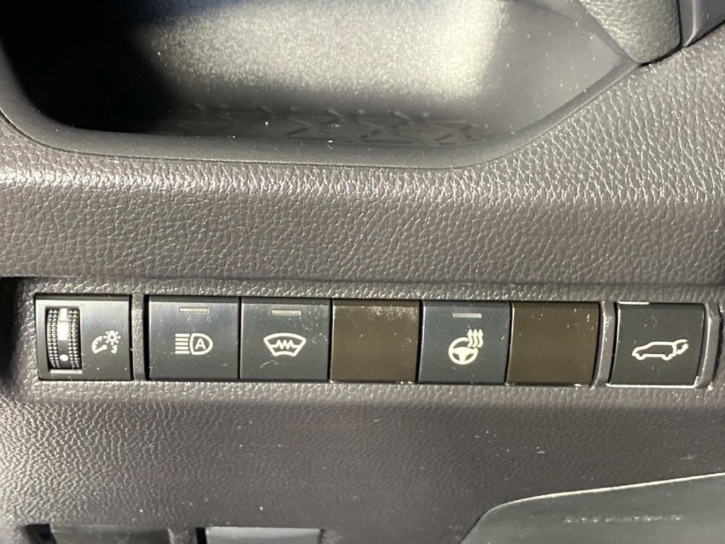 Used 2025 Toyota RAV4 XLE w/ Convenience Package AWD/4WD image 15
