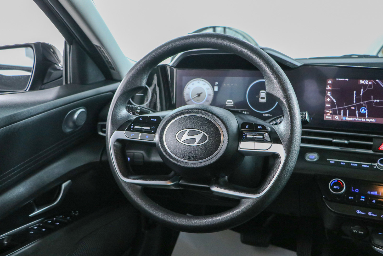 Used 2024 Hyundai Elantra SEL FWD image 12