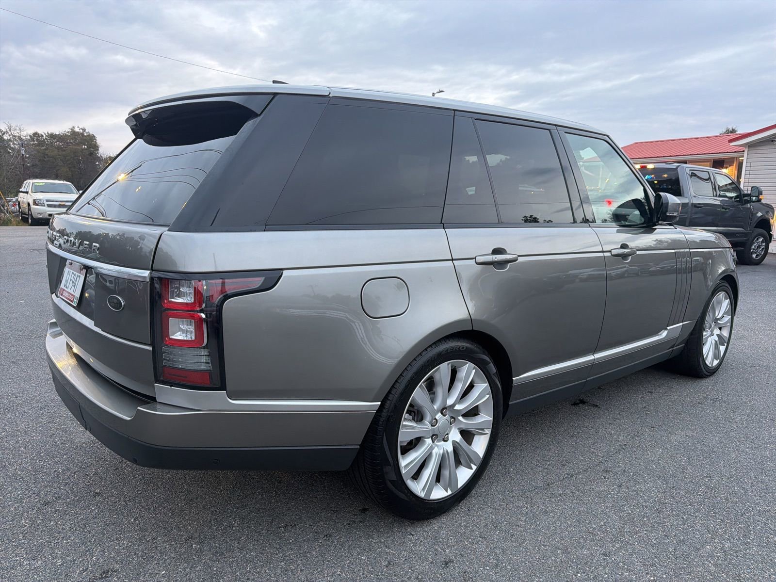 Used 2017 Land Rover Range Rover Supercharged image 4