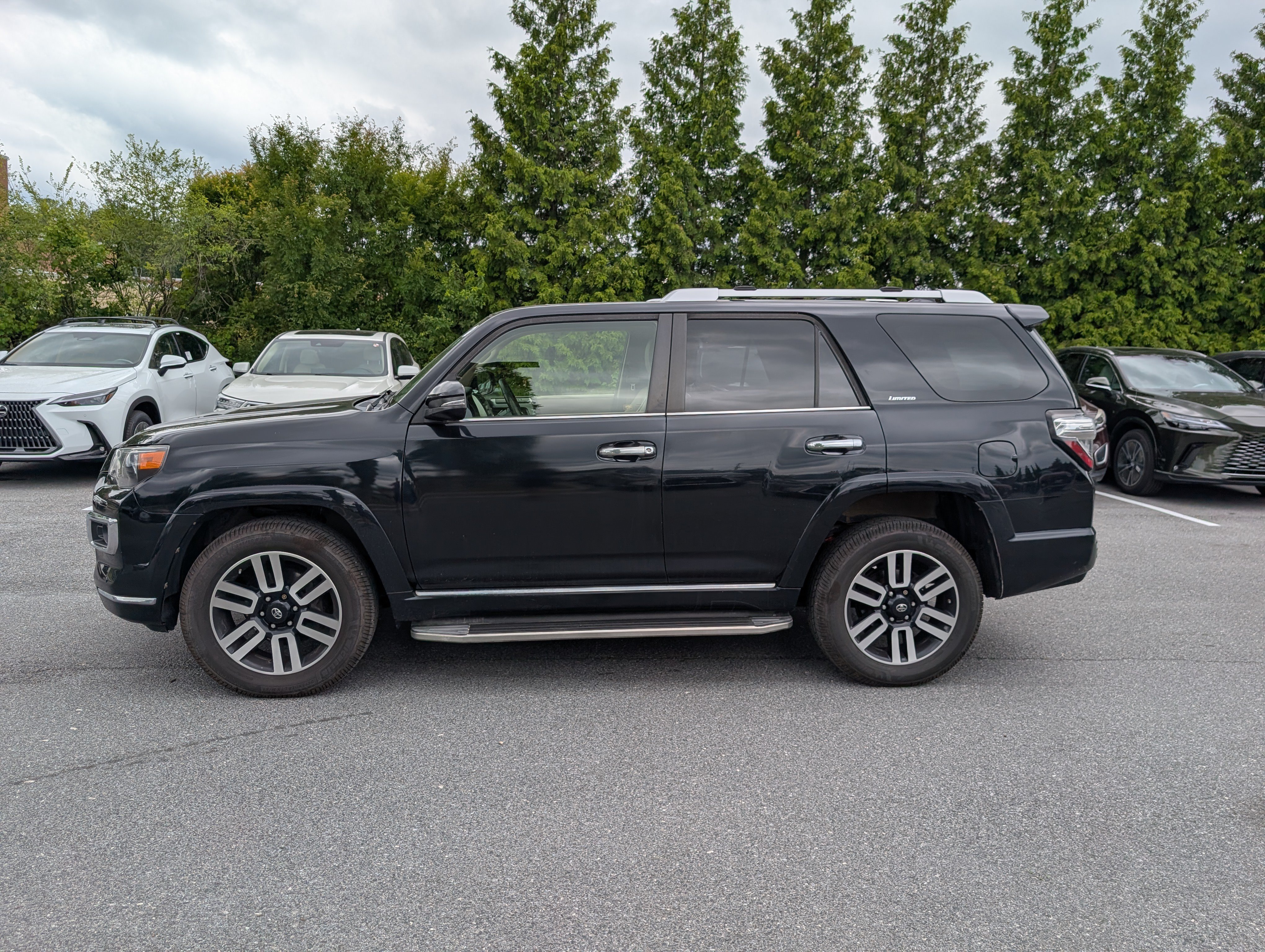 Used 2021 Toyota 4Runner Limited AWD/4WD image 6