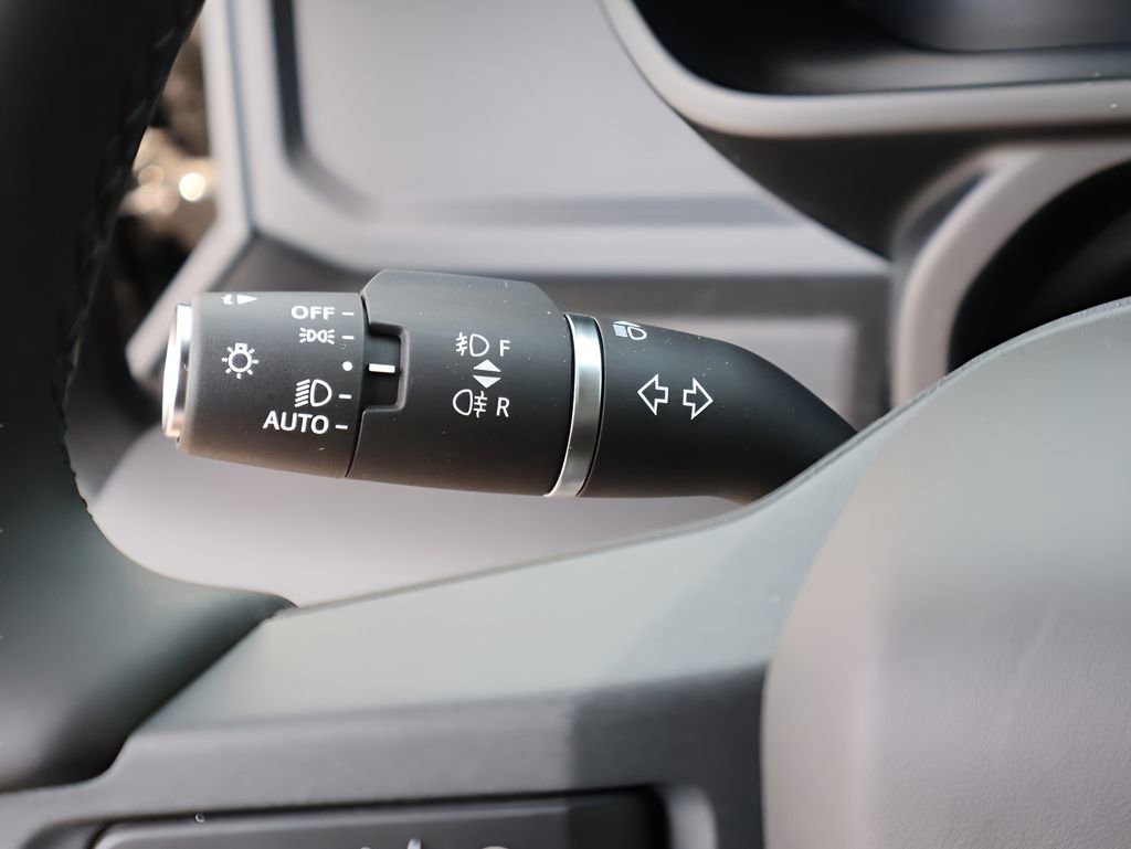 New 2026 Land Rover Defender 110 X-Dynamic SE image 33