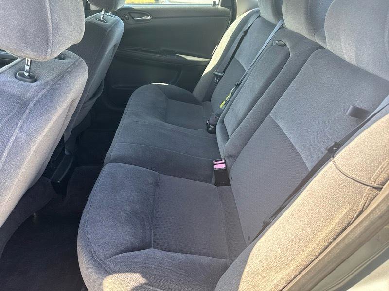 Used 2008 Chevrolet Impala LT FWD image 16