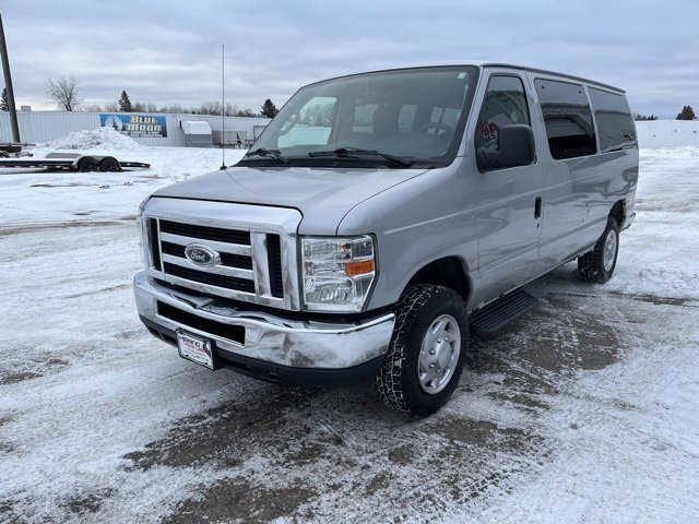Used 2013 Ford E-350 and Econoline 350 XLT image 3