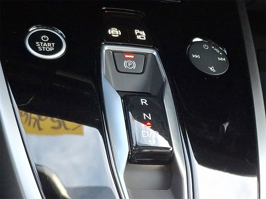 Used 2024 Audi Q4 e-tron Premium Plus image 16