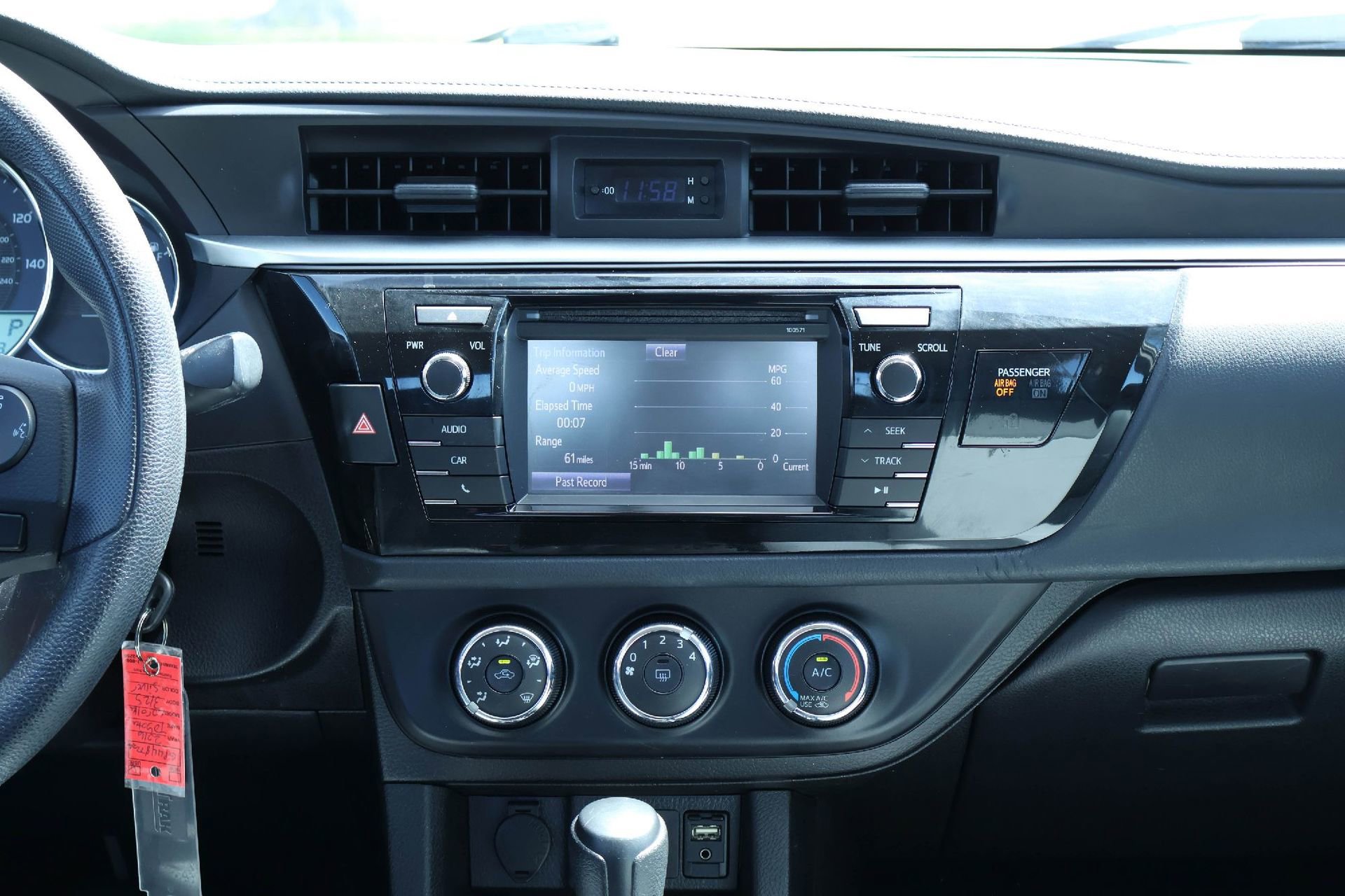 Used 2016 Toyota Corolla L image 16